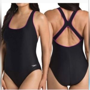 Speedo one piece swimsuit size 18